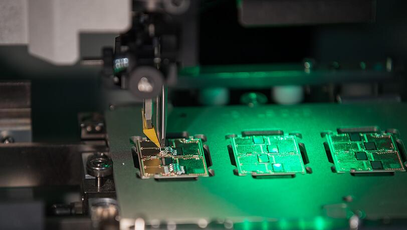 Die Hersteller von Maschinen zur Elektronik-Herstellung schöpfen langsam wieder Hoffnung. (Archivbild)