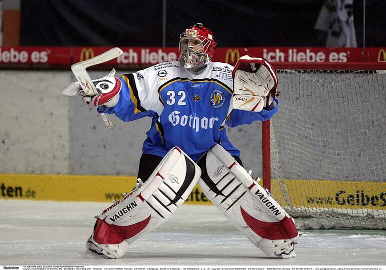 Jochen Reimer fehlt dem EHC mindestens sechs Wochen.
