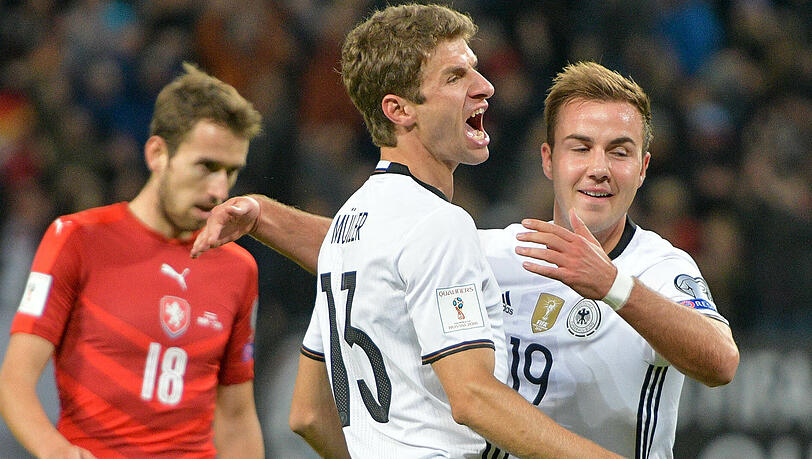 Thomas Müller und Mario Götze feiern Müllers Treffer zum 1:0 im Hinspiel. Thomas Müller und Mario Götze feiern Müllers Treffer zum 1:0 im Hinspiel.