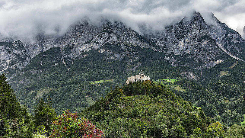 Das Tennengebirge in Österreich (hier der Blick auf die Festung Hohenwerfen).