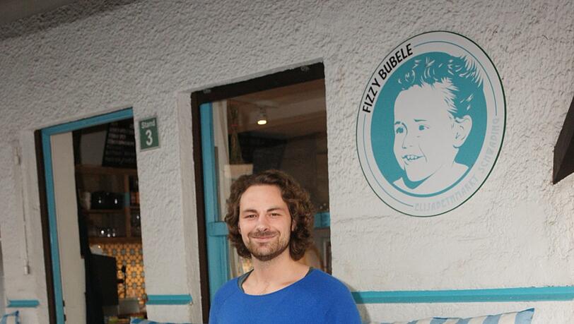 Gastronom Ben Fischer (33) führt den Laden Fizzy Bubele. Der Stand gegenüber seines Markthäusels steht leer. Gastronom Ben Fischer (33) führt den Laden Fizzy Bubele. Der Stand gegenüber seines Markthäusels steht leer.