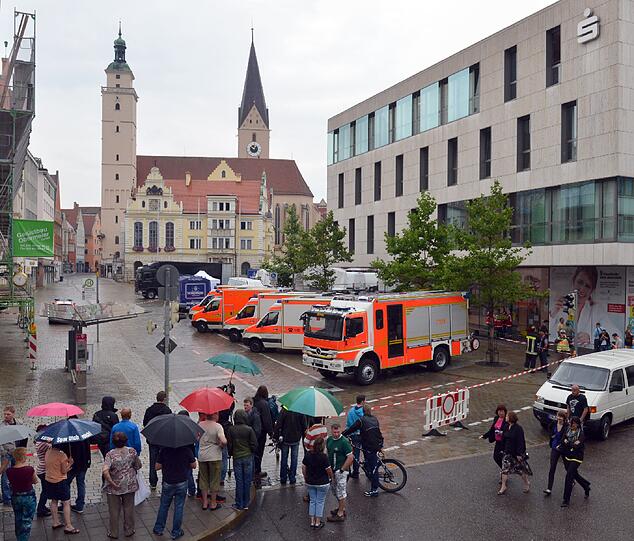 Geiselnahme in Ingolstadt: Die Bilder vom Polizeieinsatz am alten Rathaus