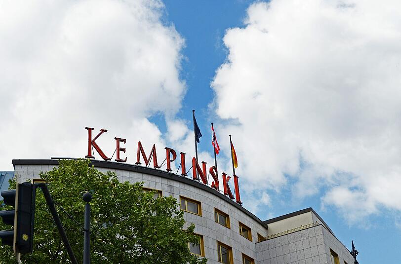 Das Fehlen der israelischen Vorwahl auf einer Telefonliste des Hotels Kempinski hat einen Eklat ausgelöst. Foto: Jens Kalaene/Archiv