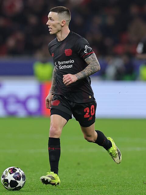 Bei Bayer Leverkusen schmerzlich vermisst: Alejandro Grimaldo ist am Samstag im Spiel gegen Bayern M&uuml;nchen gelbgesperrt (Archivbild).