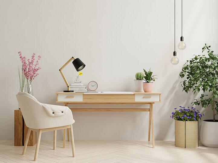 Geben Sie sich so viel Struktur wie möglich, um sich daran orientieren und festhalten zu können. Das ist umso wichtiger, wenn Sie im Homeoffice arbeiten und zum Prokrastinieren tendieren. Legen Sie Ort, Zeit und Dauer für eine Arbeit genau fest und versuchen Sie, nicht davon abzudriften. Geben Sie sich so viel Struktur wie möglich, um sich daran orientieren und festhalten zu können. Das ist umso wichtiger, wenn Sie im Homeoffice arbeiten und zum Prokrastinieren tendieren. Legen Sie Ort, Zeit und Dauer für eine Arbeit genau fest und versuchen Sie, nicht davon abzudriften.