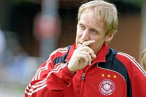 Seit 2004 Betreuer der Nationalmannschaft: Hans-Dieter Hermann.