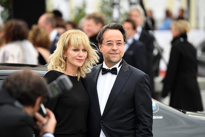 Die Schauspieler Jan Josel Liefers und Anna Loos