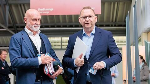 Die Gewerkschafter Volker Geyer und Frank Werneke verhandeln für die Arbeitnehmerseite.