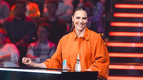 P&uuml;nktlich zum Jubil&auml;um von "Die gro&szlig;e Maus-Show" kehrt Esther Sedlaczek als Moderatorin zur&uuml;ck. W&auml;hrend ihrer Schwangerschaft hatte sie sich letztes Jahr von Florian Silbereisen vertreten lassen.