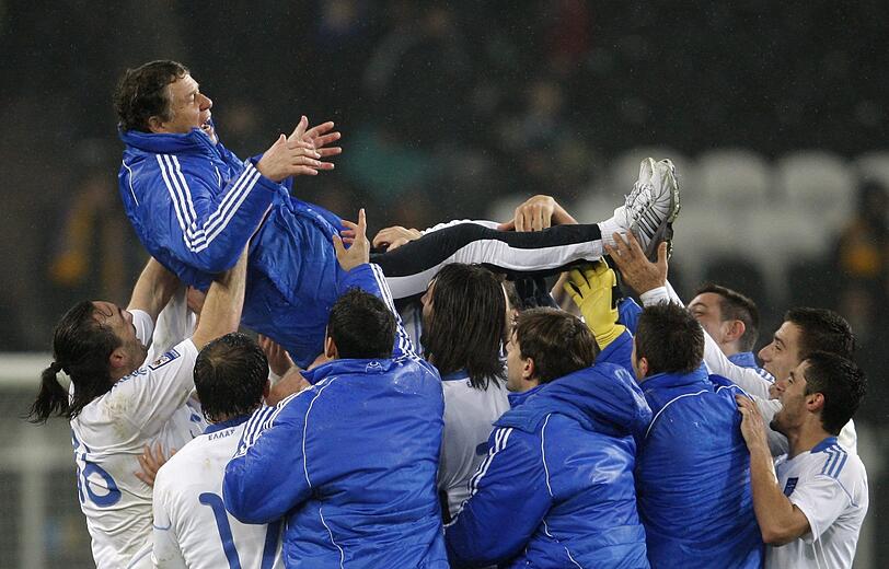 Bis 2000 war Otto Rehhagel Trainer in der Bundesliga, zuletzt trainierte er die griechische Nationalmannschaft.