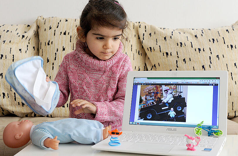 In der Gruppe der Drei- bis Achtjährigen gehen laut einer Studie bereits 1,2 Millionen Kinder regelmäßig ins Netz.