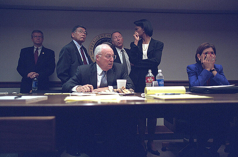 9/11 aus der Sicht der US-Regierung: Interne Fotos aus dem weißen Haus zeigen Vizepräsident Cheney, die Nationale Sicherheitsberaterin Condoleezza Rice, Außenminister Colin Powell und US-Präsident Bush am 11. September 2001.