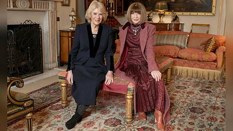 K&ouml;nigin Camilla (l.) und Anna Wintour treffen sich zu Beginn der London Fashion Week im St. James's Palace.