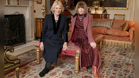 K&ouml;nigin Camilla (l.) und Anna Wintour treffen sich zu Beginn der London Fashion Week im St. James's Palace.