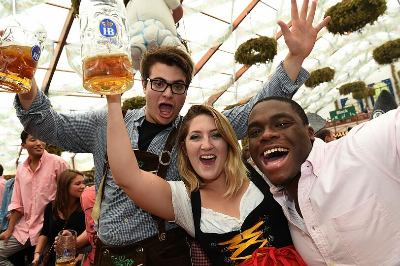 Ausgelassene Stimmung in den Festzelten.