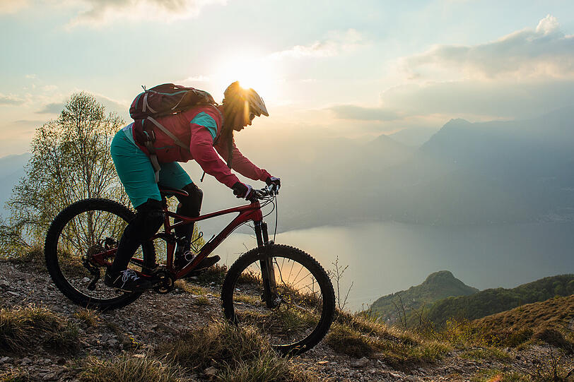Ein Rucksack als Protektor: Vaude kombiniert und schafft Doppelnutzen.