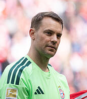 Bayerns Torh&uuml;ter Manuel Neuer blickt nach erneuten Wadenproblemen dennoch auf ein m&ouml;gliches WM-Comeback in Nordamerika &ndash; und h&auml;lt seine Sommerpl&auml;ne bewusst vage.