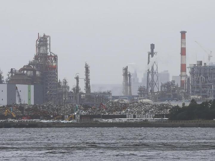 Das Industriegebiet Keihin in Kawasaki. Der Stimmungsindex in Japan ist auf dem tiefsten Stand seit Juni 2009.