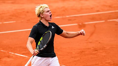 Diego Dedura-Palomero bejubelt seinen Tennis-Coup in München.