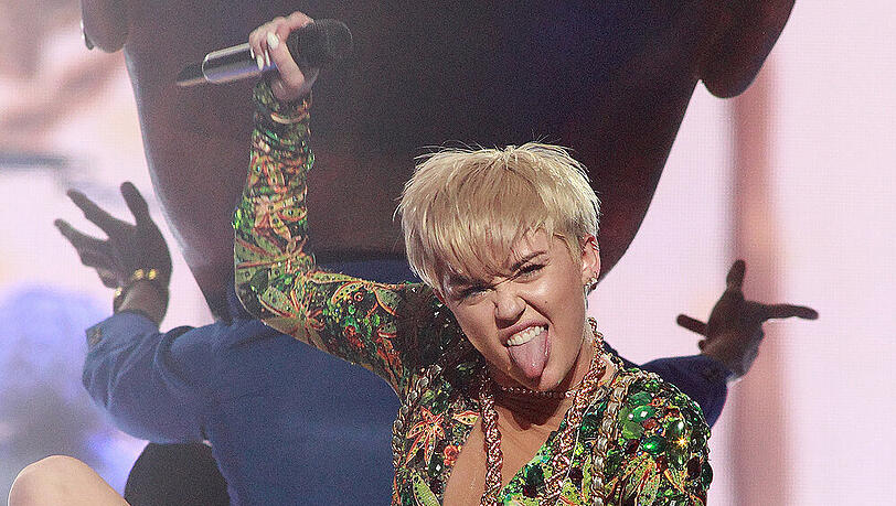 Miley Cyrus päsentiert ihre provokative Bühnenshow in Washington D.C. Miley Cyrus päsentiert ihre provokative Bühnenshow in Washington D.C.
