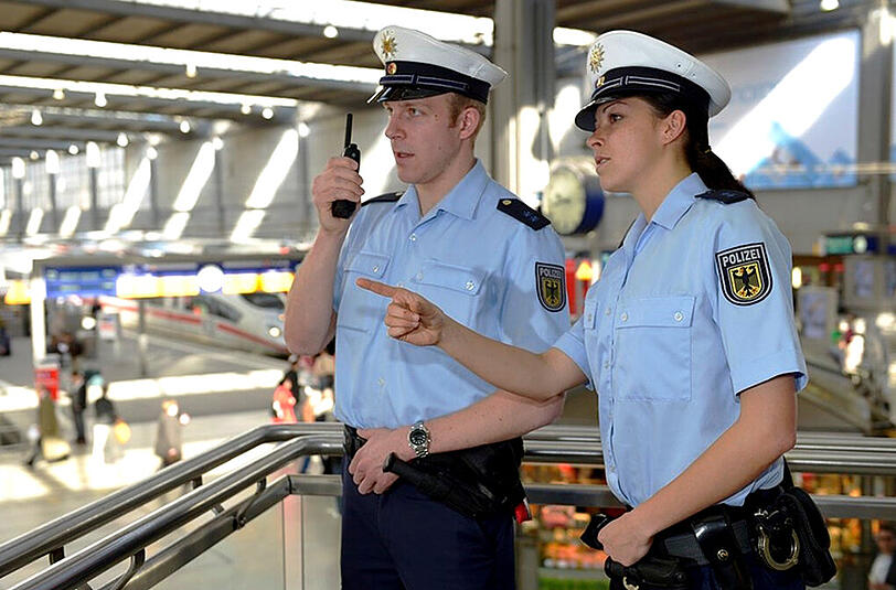 Bundespolizisten mussten sich um zwei blutende Männer am Hauptbahnhof kümmern. (Symbolbild)