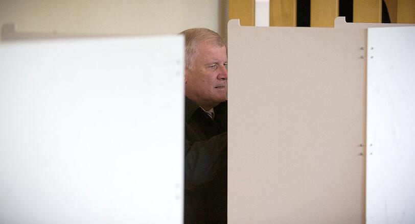 Hier gibt Horst Seehofer seine Stimme bei der Landtagswahl 2013 ab