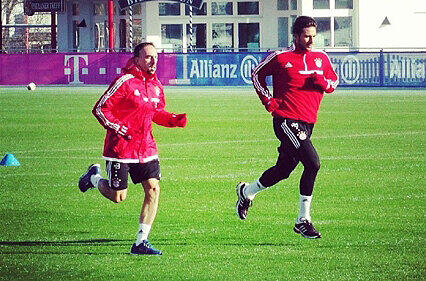 Fit werden fürs Comeback: Franck Ribéry (l) und Claudio Pizarro auf dem FC-Bayern-Trainingsgelände.