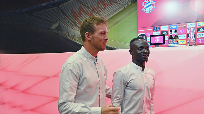 Julian Nagelsmann (li.) mit Neuzugang Sadio Mané.
