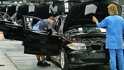 Werksstudenten haben gute Chancen bei Unternehmen wie BMW nach Ende des Studiums übernommen zu werden. Werksstudenten haben gute Chancen bei Unternehmen wie BMW nach Ende des Studiums übernommen zu werden.