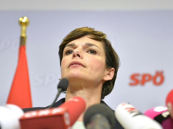 SPÖ-Chefin Pamela Rendi-Wagner appelliert an die Parteien, die eigenen Interessen hinten anzustellen.