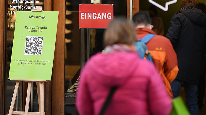 Ab Montag gelten für den Einzelhandel in Bayern teils strengere Regeln.