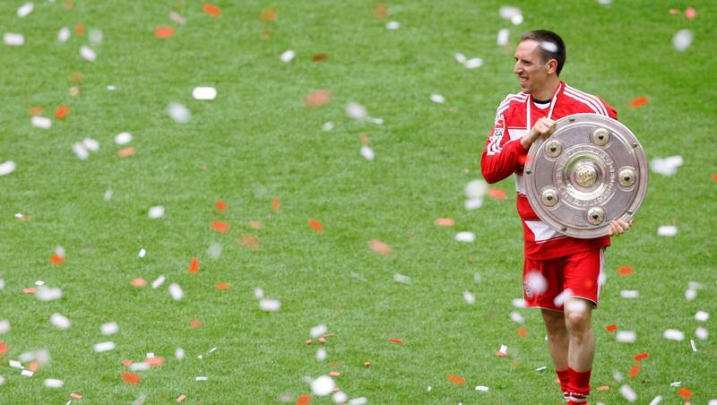 Franck Ribéry: schon im ersten Jahr die Meisterschale. Franck Ribéry: schon im ersten Jahr die Meisterschale.