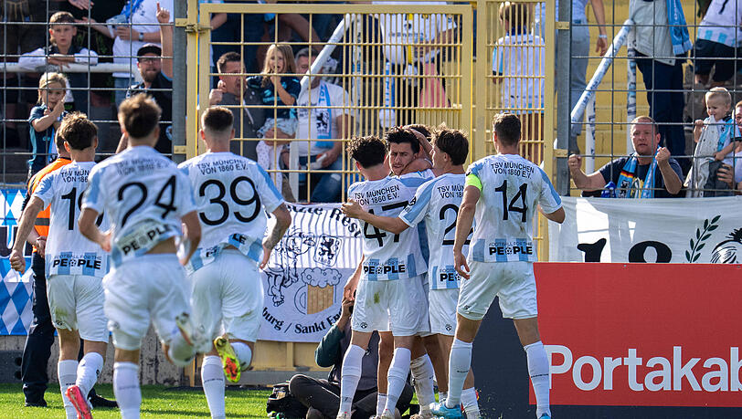 Der TSV 1860 gewinnt gegen Nürnberg II mit 2:0. Der TSV 1860 gewinnt gegen Nürnberg II mit 2:0.