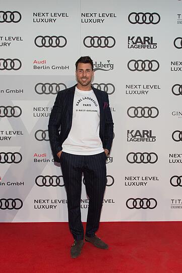 Mag "große und schnelle Autos": Ex-Bachelor Leonard Freier.