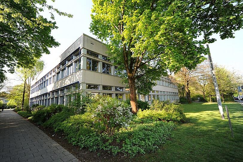 Die Schule an der Wiesentfelserstraße ist total überfüllt.