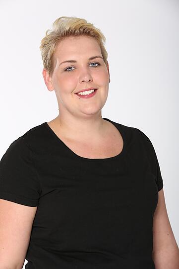 Georgia ist zweifache Mutter und lebt mit ihrem Mann und den Kindern im mittelfränkischen Adelsdorf. Die staatlich geprüfte Sozialbetreuerin ist zurzeit Hausfrau, &bdquo;doch das ist für mich nicht alles. Mein Mann ist beruflich sehr viel unterwegs, deshalb habe ich mir ein Hobby zugelegt, was mir wirklich Spaß macht und womit ich ein bisschen Geld dazu verdiene: Ich organisiere Abende für Frauen, an denen ich unter anderem Sex-Toys verkaufe.&ldquo; Die 24-Jährige ist ein richtiges &bdquo;Vollweib&ldquo; und beschreibt sich als &bdquo;laut&ldquo;. Zum Casting wurde Georgia von ihrer Mutter angemeldet.