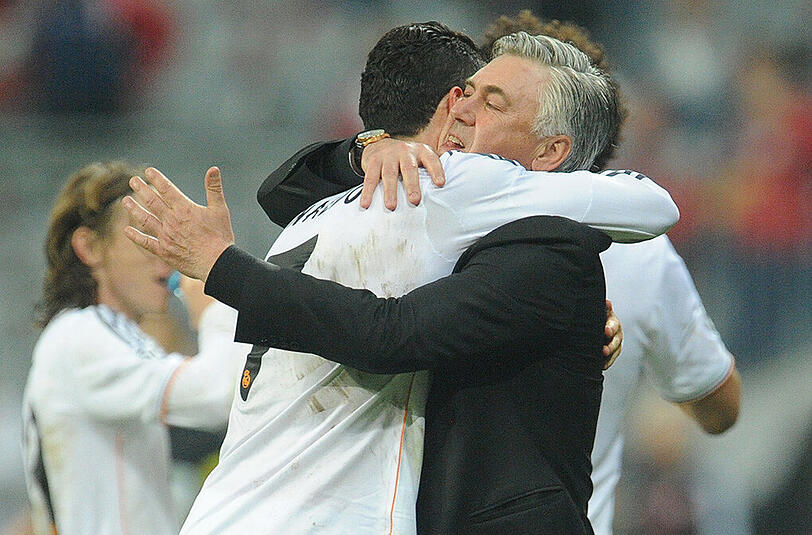 Jubel in der Allianz Arena: Torschütze Cristiano Ronaldo und Trainer Carlo Ancelotti feiern am 29. April 2014 den Treffer des Portugiesen zum 4:0 von Real Madrid beim FC Bayern.