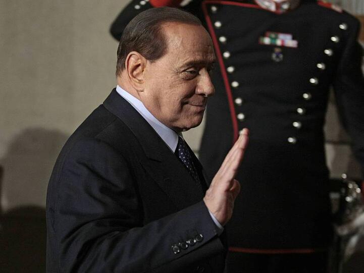 Silvio Berlusconi muss sich fügen