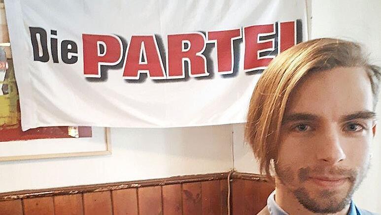 Richie Wilde, Kandidat der "Partei" für den Stimmkreis Landshut . Richie Wilde, Kandidat der "Partei" für den Stimmkreis Landshut .
