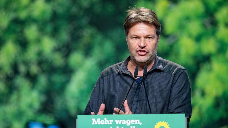 Robert Habeck spricht beim Bundesparteitag der Grünen in Bielefeld. Robert Habeck spricht beim Bundesparteitag der Grünen in Bielefeld.