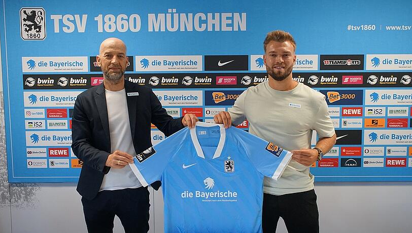 Sechzigs Sport-Geschäftsführer Günther Gorenzel (l.) mit Neuzugang Yannick Deichmann. Sechzigs Sport-Geschäftsführer Günther Gorenzel (l.) mit Neuzugang Yannick Deichmann.