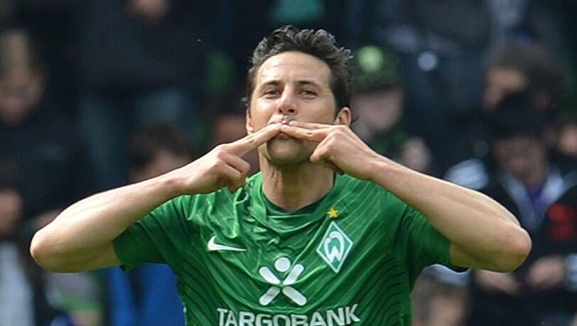 Claudio Pizarro soll in der kommenden Saison wieder für den FC Bayern jubeln. Claudio Pizarro soll in der kommenden Saison wieder für den FC Bayern jubeln.