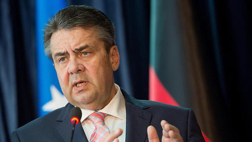 Außenminister Sigmar Gabriel während seiner Rede in Pristina.