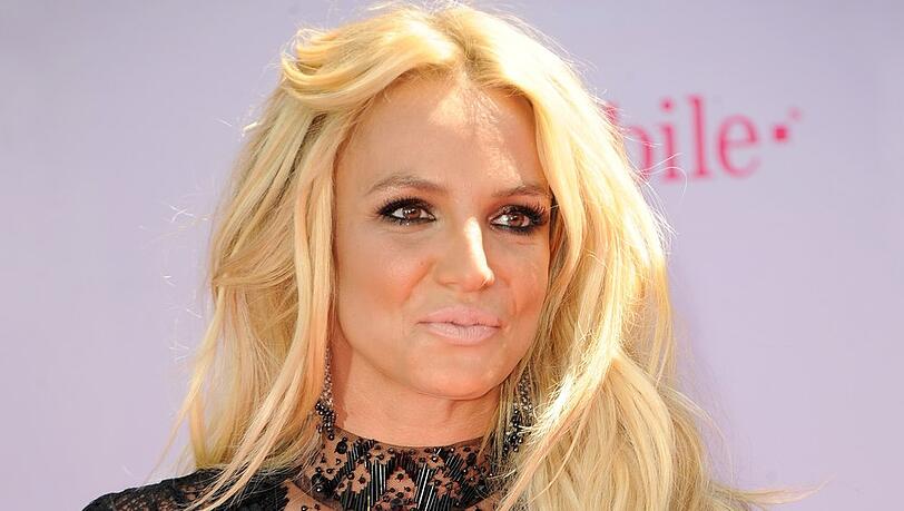 Britney Spears hat einen Messer-Tanz performt.