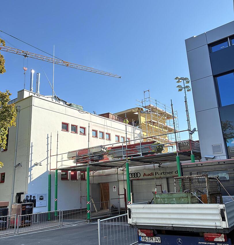 Der Profitrakt wird ausgebaut beim FC Bayern.