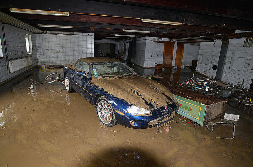 Schlamm, Chaos und noch mehr Schlamm: Das Dorf Anzenkirchen in der Gemeinde Triftern ist von dem Hochwasser am 01. Juni hart getroffen worden.