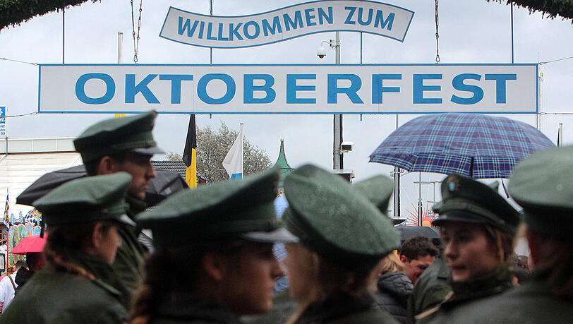 Auch unter der Woche hat die Polizei auf der Wiesn viel zu tun. Auch unter der Woche hat die Polizei auf der Wiesn viel zu tun.