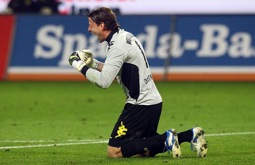 Elferkiller Weidenfeller ballt die Fäuste.