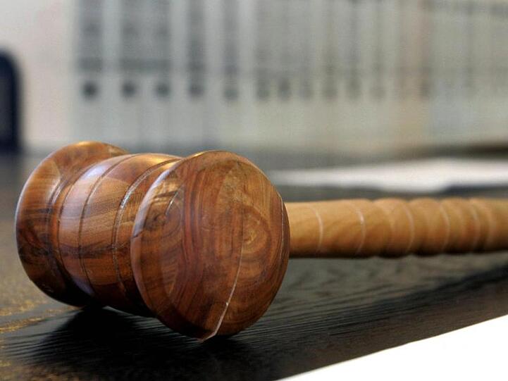 Die Staatsanwaltschaft Duisburg hat nach der mutmaßlichen Gruppenvergewaltigung einer jungen Frau in Mülheim Anklage gegen drei Jugendliche erhoben.