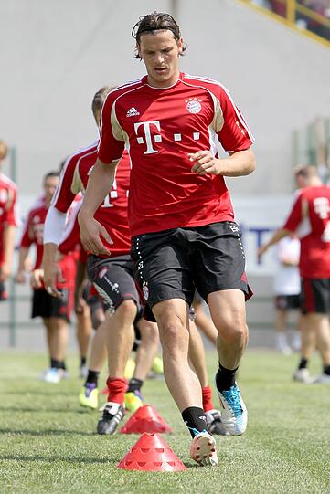 Ribéry ist wieder dabei, Lahm und Heynckes schreiben Autogramme, Neuer hechtet nach dem Ball: Bilder aus dem Trainingslager der Bayern am Gardasee